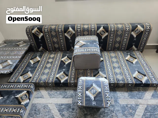 جلسة ارضية استخدام خفيف مع سجادة جديدة