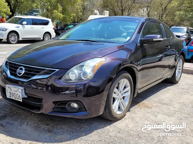 Nissan altima  2010