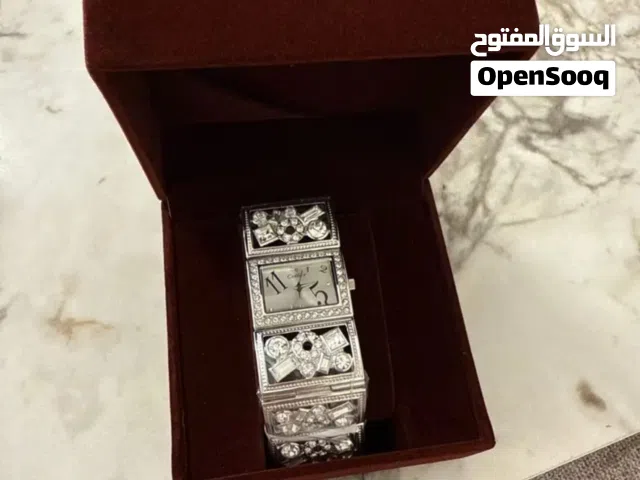 ساعة نسائية فاخرة من Geneva