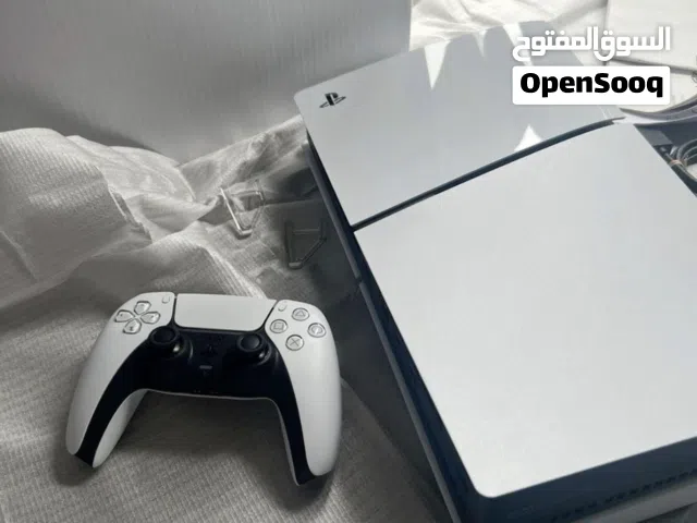 بلي 5  ( ps5)  /  مستعمل اقل الاسبوع / يجي ويا بلس 3 اشهر  / مع كامل ملحقاته / جهاز جديد
