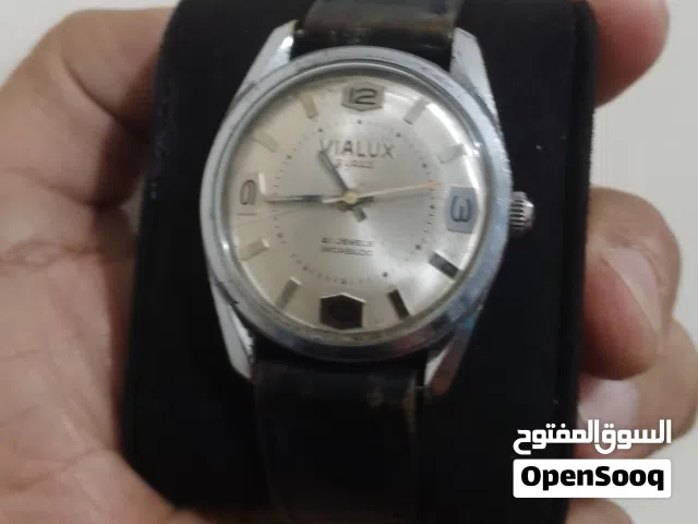 ساعتين من النوادر السويسريه