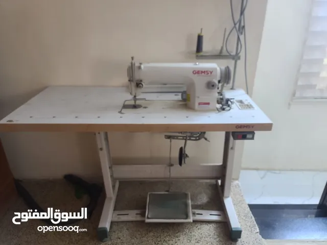 مكينة خياطه جمسي نضيفه متروكه باب اول