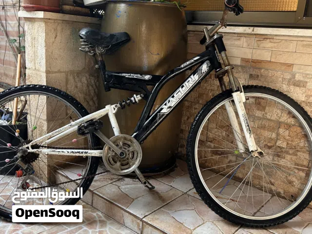 للبيع بسكليت جبلي مميز من نوع Yasuri جنط 26، بتصميم رياضي قوي وأداء ممتاز على الطرقات.