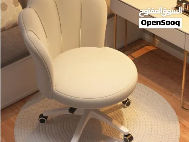 كرسي اميرات مخمل بعجلات قابل للدوران