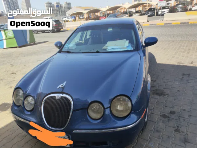 جاكوار 2003 صالون / سيدان، أزرق، بنزين، أوتوماتيك، نظيفة ومرممة، خيارات أمان وتقنيات متقدمة