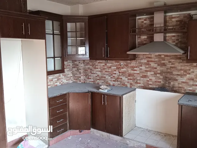 140 m2 4 Bedrooms Apartments for Rent in Zarqa Russayfah