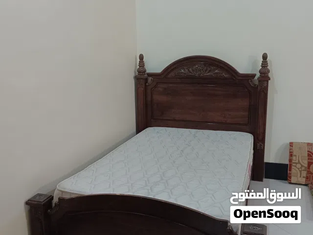 سرير نوم بحجم متوسط (نفر ونصف)