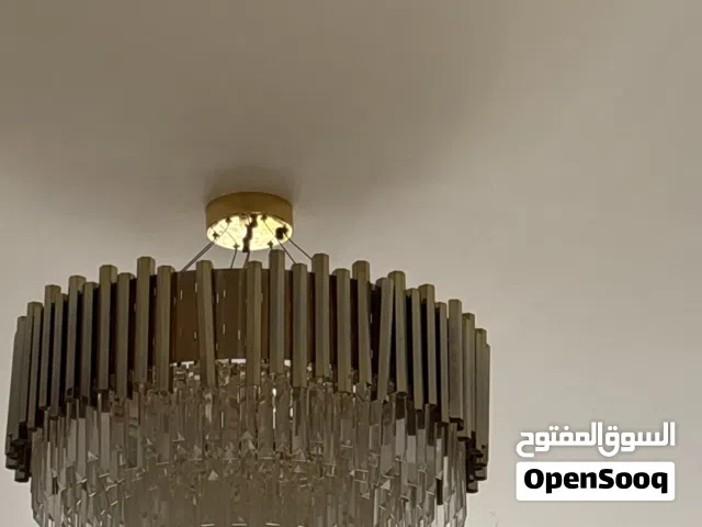 ثريات للبيع شبة جديدة