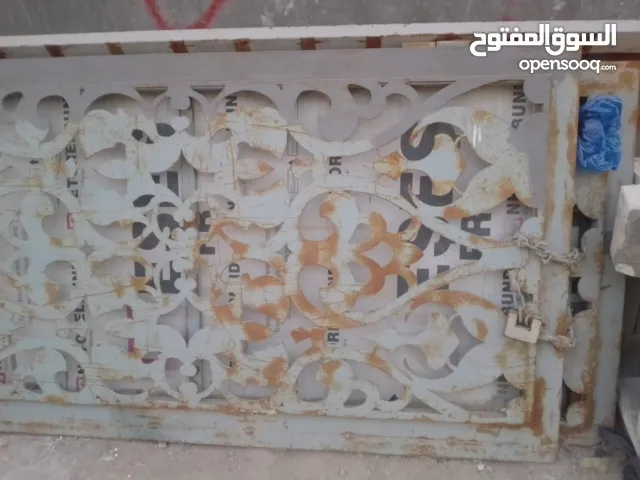 باب ثقيل كيج5 طلاقتين ارتفاع مترين وعرض مترين ونص تزكام غير مستخدم