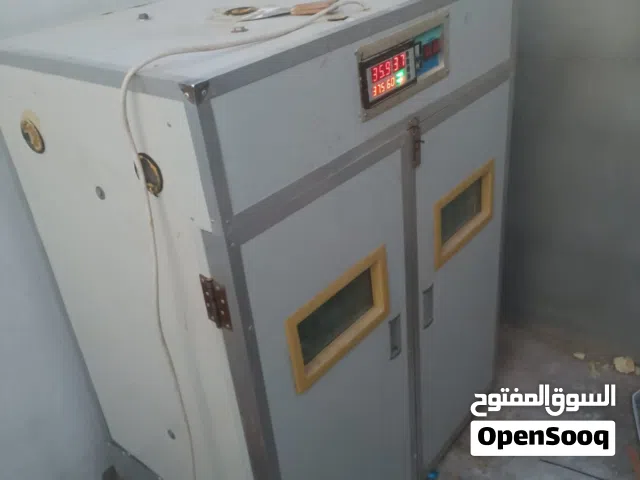 فقاسه سعه 880 بيضه مع 5 سلات بيض سمان اقل سعر من السوق