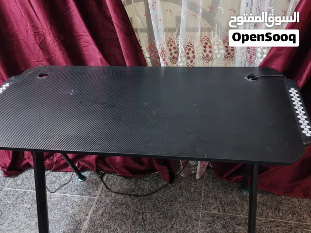 ميز ألعاب تشتغل ضويات