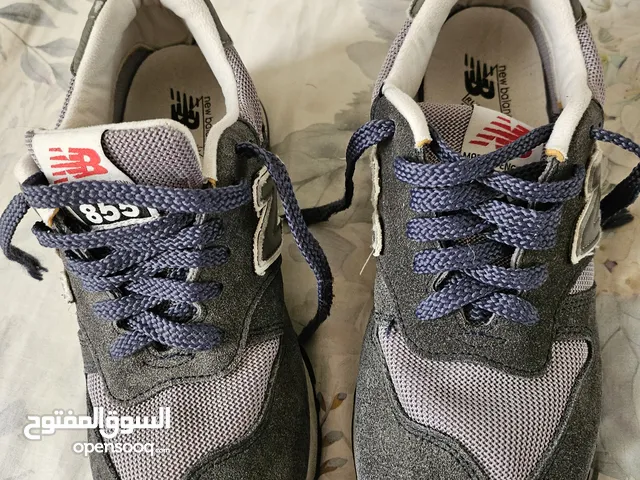 35 Sport Shoes in Hawally