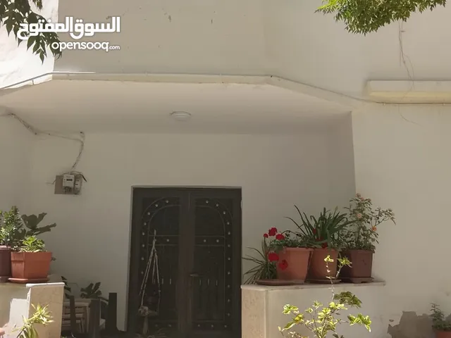 170 m2 More than 6 bedrooms Townhouse for Sale in Irbid Hay Al Turokman