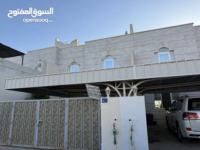 450 m2 4 Bedrooms Villa for Sale in Muscat Al-Hail