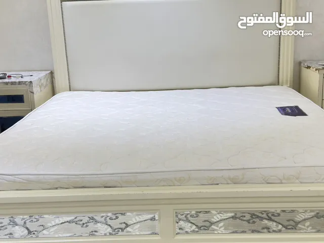 للبيع اثاث غرفة نوم