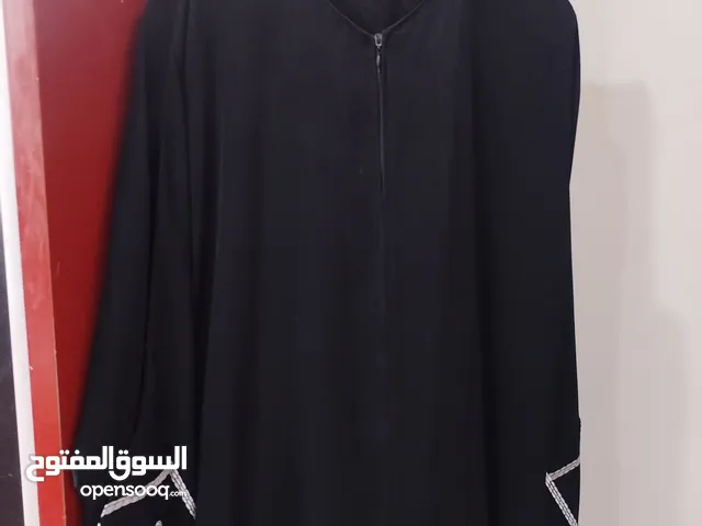 فساتين جديد ومستعمل للبيع بمقاسات مختلفه