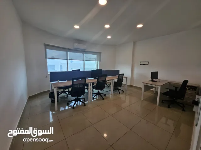 مكتب 100 م جاهز للإيجار في منطقة حيوية ما بين الدوار الرابع و الشميساني و العبدلي