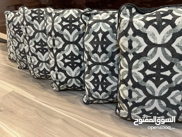 للبيع عدد 6 كوشيات امريكي من آشلي