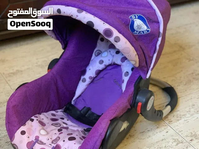 كروسة اطفال، وكرسي سياره للبيع في حالة جيدة