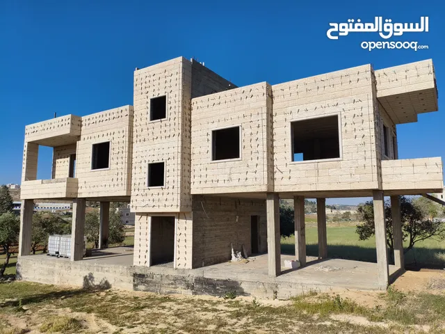 الارض والبناء للبيع سعر حرق عالكاش موجود في دورا بس تقسيط او كاش يحج وتعال