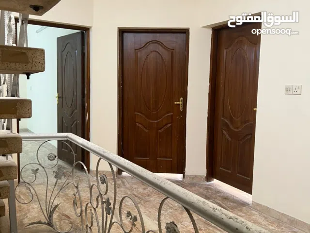 بيت حديث للبيع حي الجامعة قرب مدرسة الازهار مساحة 341 م