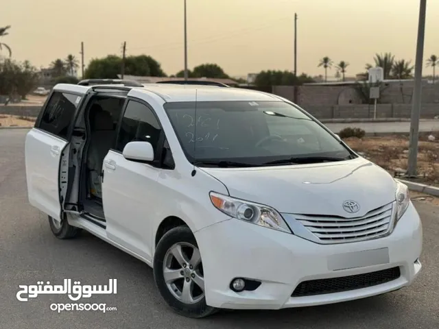 Used Toyota Sienna in Misrata