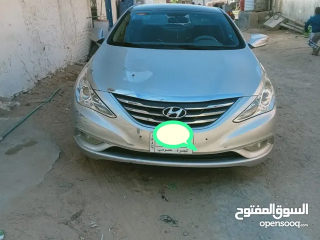 Sedan Hyundai in Basra