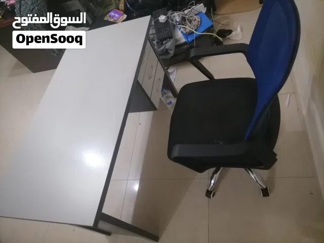 مكتب+كرسي متحرك