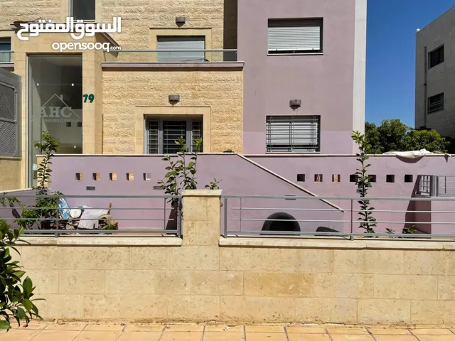 شقة للايجار بالخامسة