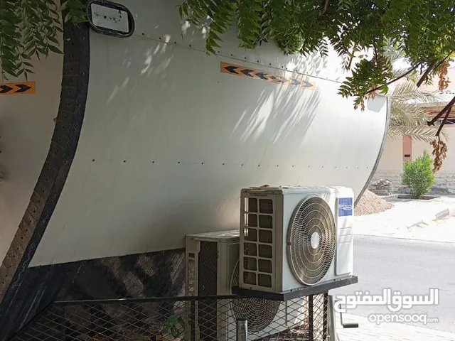 للبيع كرفان غرفه وحمام و مكان لتحميل سياره او دراجه