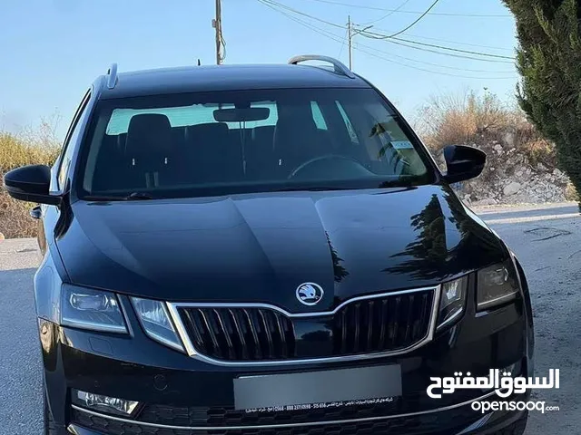 سكودا لورين الكلمينت فل بدون فتحا