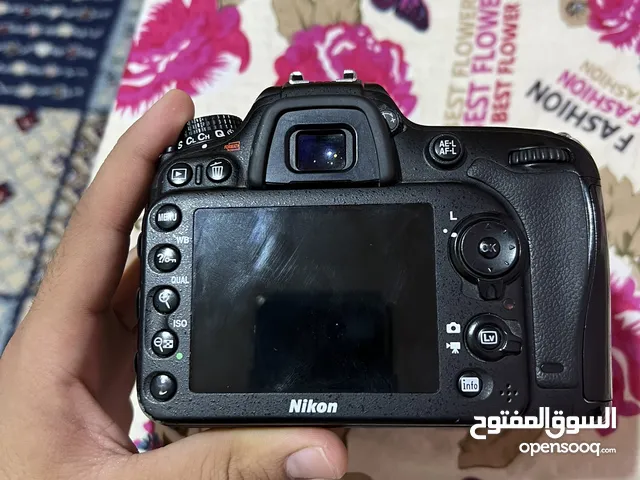 كامرة نيكون 7100 فول فريم وعدسة كلش قوية وعزل فول