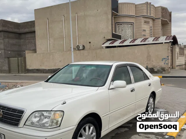 تيوتا كراون ملكة