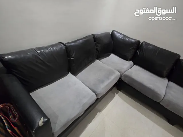 طقمين واحد كنب ل شيب و الثني طقمم ثلاثة اثنين واحد