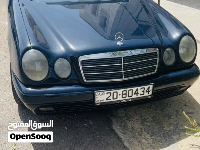 1999 مرسيدس بنز الفئة-E E 200
