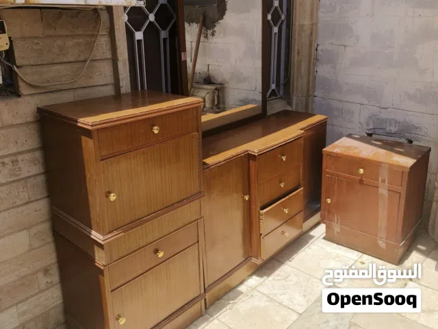 ميز تواليت وجزامة وبوفيه ومجرات