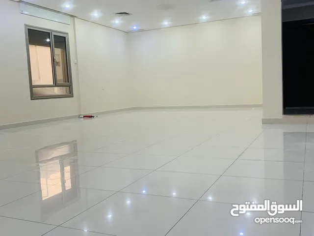 600 m2 4 Bedrooms Apartments for Rent in Hawally Rumaithiya