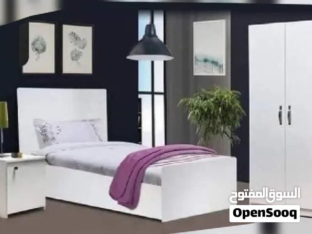 خزانة و تخت و كوميدينة