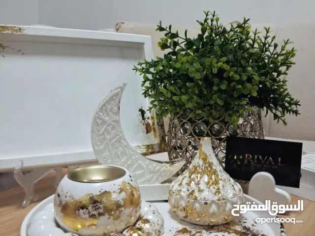 Elegant Decorative Centerpiece with Gold Accents