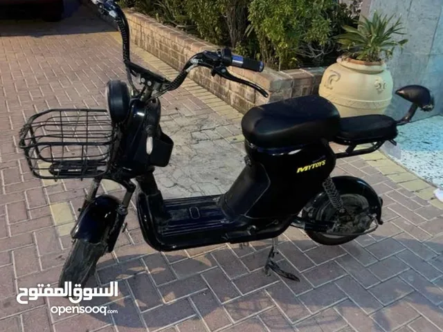 سكوتر يحتاج تبديل بطاريات ب 20 دينار