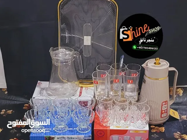 طقم متكامل. من اكواب زجاح وثلاجه وصحن تقديم