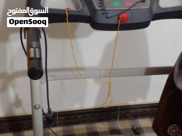 جهاز الجري الرياضي متوفر للبيع