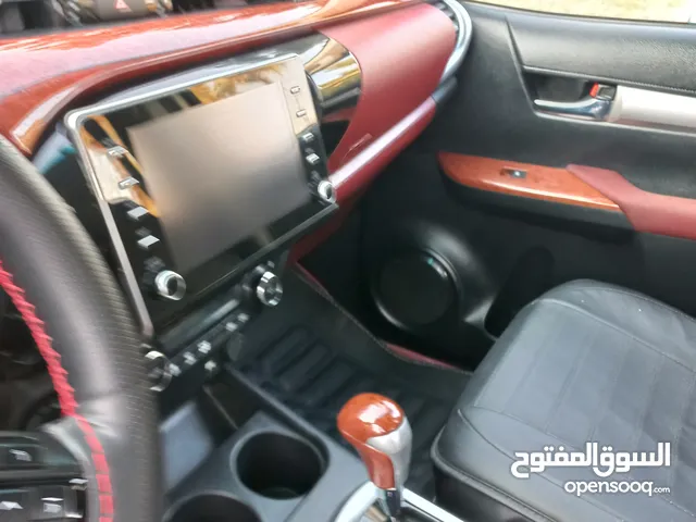 تويوتا بيكام هايلوكس كويتي ساير موديل 2021 جديده بمعنى الكلمه ماشيه 28,000 كيلو بعدي وكاله