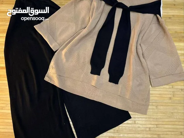 سوت جميل للطلعة وبسعر مُناسب