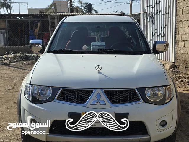 بيكب l200 موديل 2015 للبيع