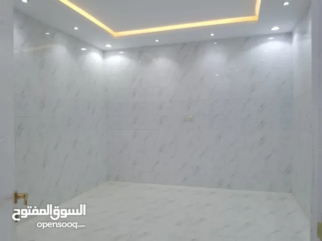 227 m2 5 Bedrooms Villa for Rent in Al Madinah Ad Difa