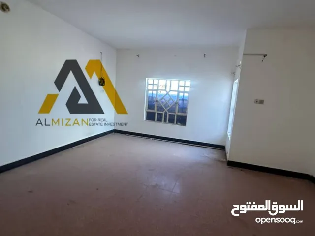 325m2 More than 6 bedrooms Townhouse for Rent in Basra Other
