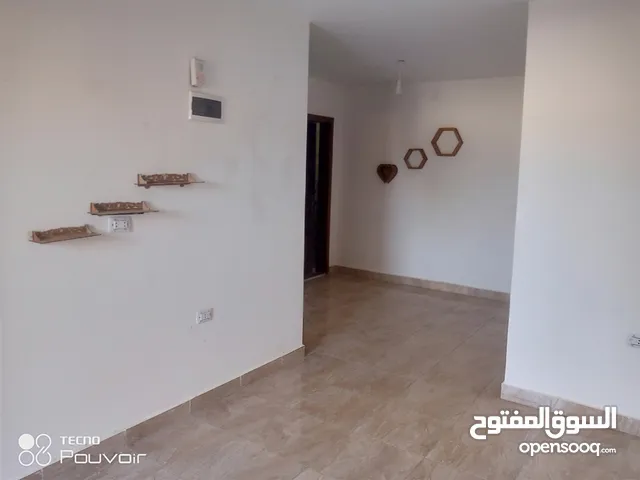 1m2 2 Bedrooms Apartments for Rent in Zarqa Shomer