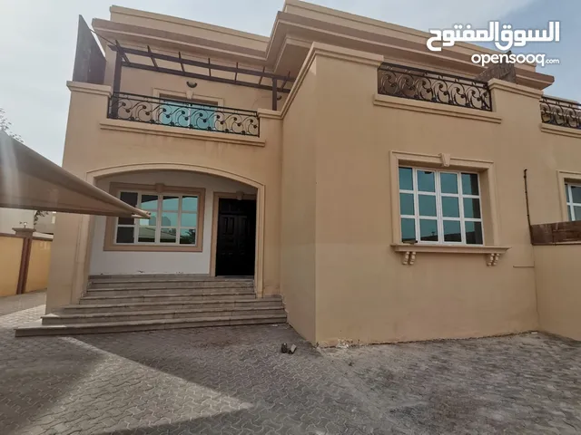 200 m2 More than 6 bedrooms Villa for Sale in Abu Dhabi Khalifa City