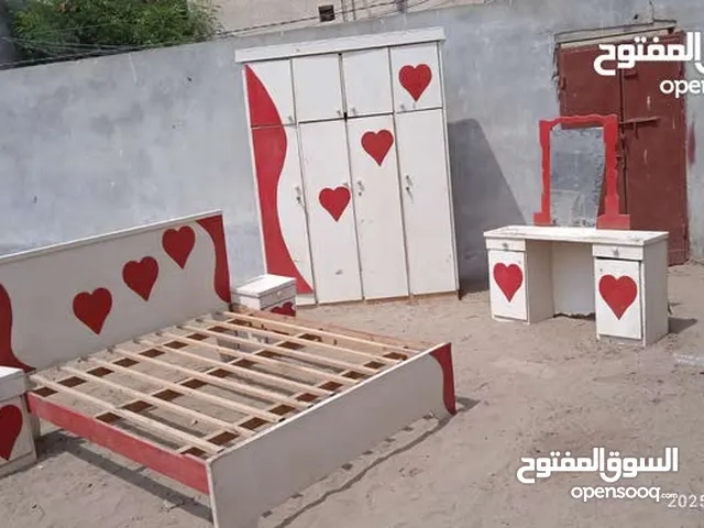للبيع غرفة نوم ماليزي نضيفه والسعر عرطه والبيع مستعجل بكم ماقالو نبيع ولاعندنا دلع